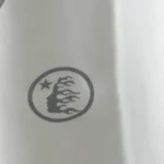 Hellstar Wing 3/4 Shorts White Closeup